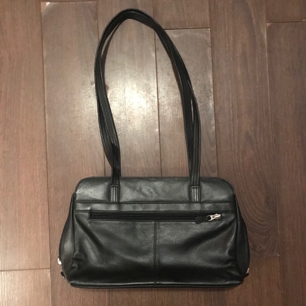 ILI New York •Toronto - Genuine Leather Purse